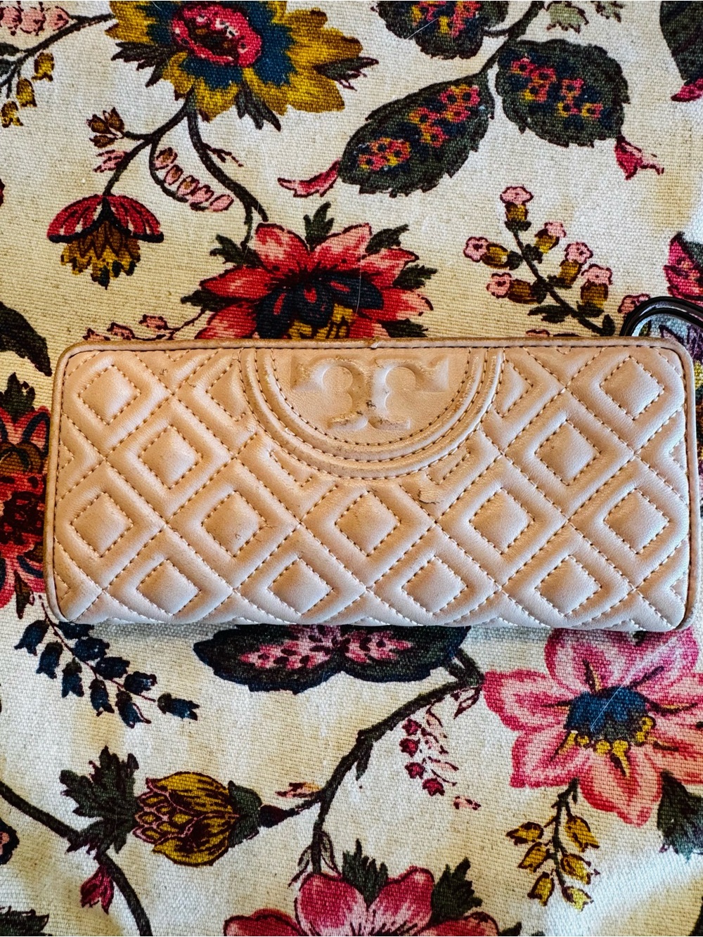 Tory Burch Quilted Fleming Zip Contenental Wallet - Shell Pink